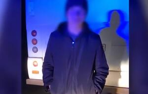 Підліток стверджує, що викрадав автобус і у вісім років