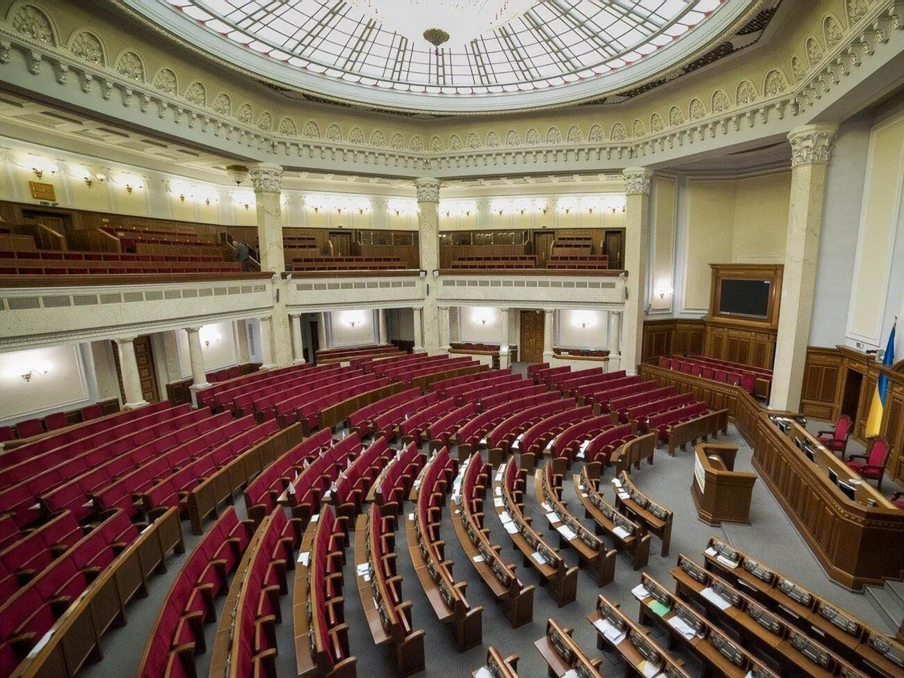 За первые полгода работы парламента депутаты более 1,1 млн раз нажали на кнопки