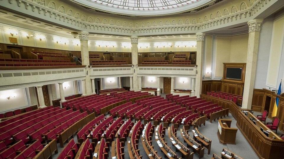 За первые полгода работы парламента депутаты более 1,1 млн раз нажали на кнопки