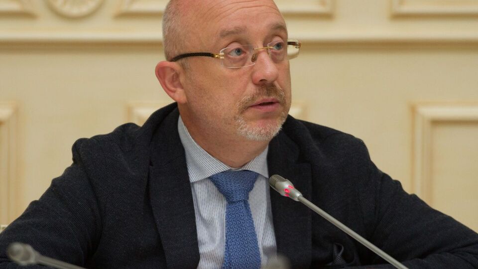 Резников: Какая вероятность введения чрезвычайного положения? Считаю, что это вполне возможно