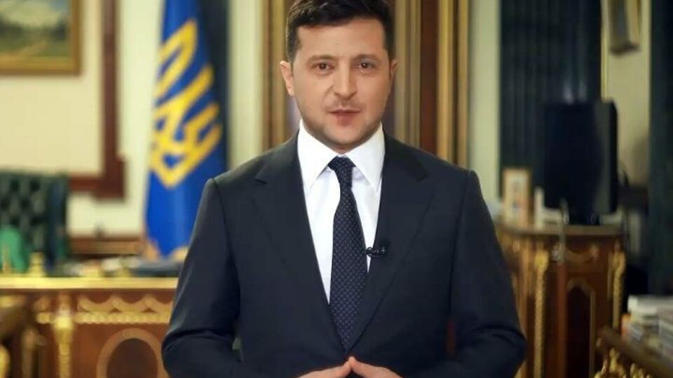 Зеленский попросил украинцев позвонить своим родителям и уговорить их не выходить из дома