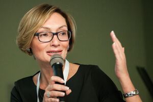 Рожкова: Работники банковских отделений – такие же люди, которые имеют семьи, родителей, детей, и они тоже должны беречь себя