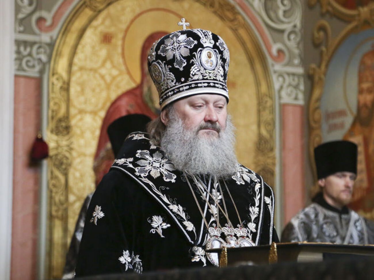 Митрополит Павло: Єдине, що від нас сьогодні потрібно, &ndash; молитися, постити, ходити у храм, причащатися і причащати дітей