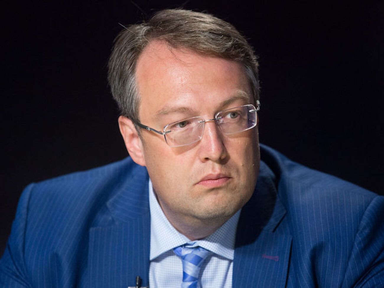 Барселона. Наші дні. Медики аплодують поліцейським, а поліцейські – медикам