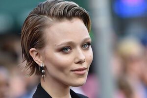 Сахно известна по ролям в ситкоме "Леся+Рома", биографической ленте "Иван Сила", блокбастере "Тихоокеанский рубеж: Восстание"