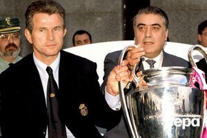 Лоренсо Санс (справа) руководил "Реалом" с 1995-го по 2000 год