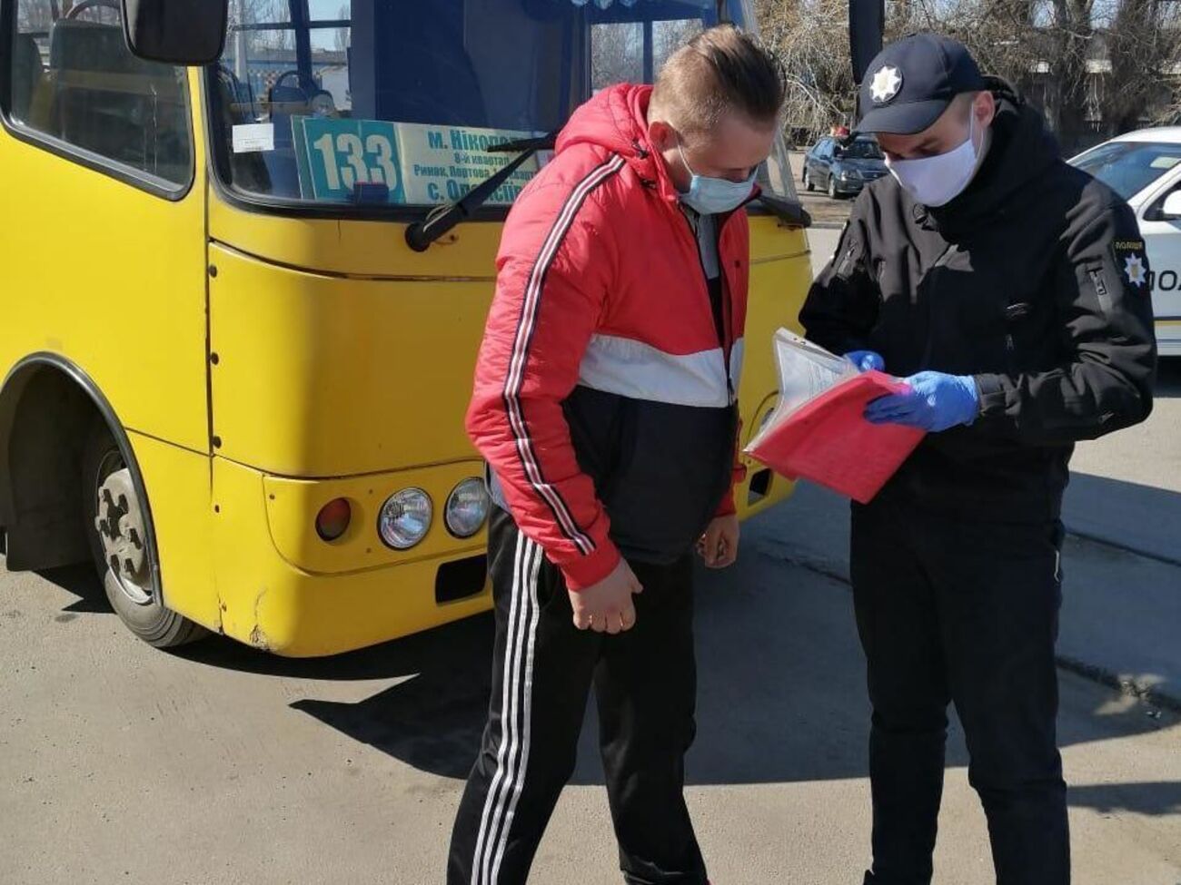 Українські поліцейські склали 1415 адмінпротоколів про порушення правил карантину. Інфографіка