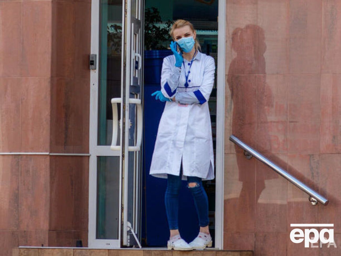 Маски в условиях карантина необходимы, заявил Ляшко