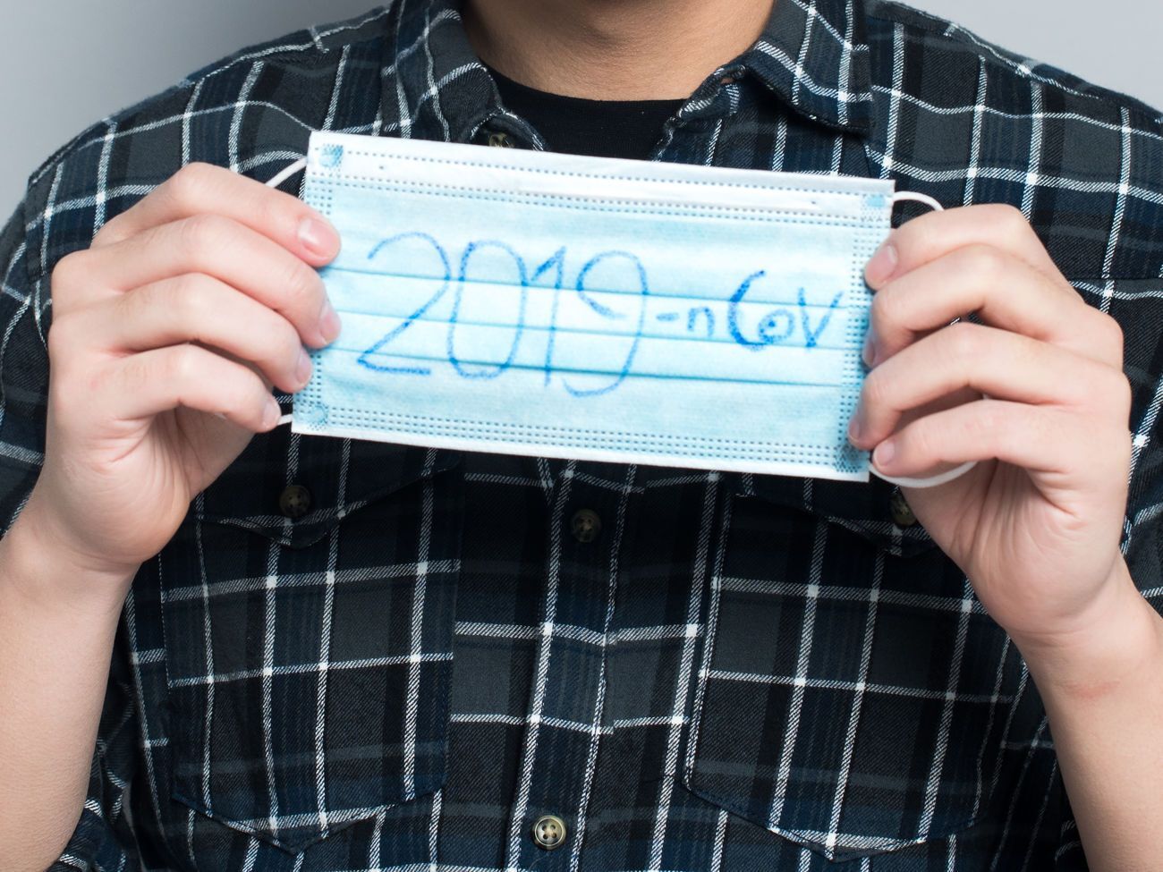 Бутусов заявив, що принаймні двоє хворих COVID-19 українців їздили в Куршевель