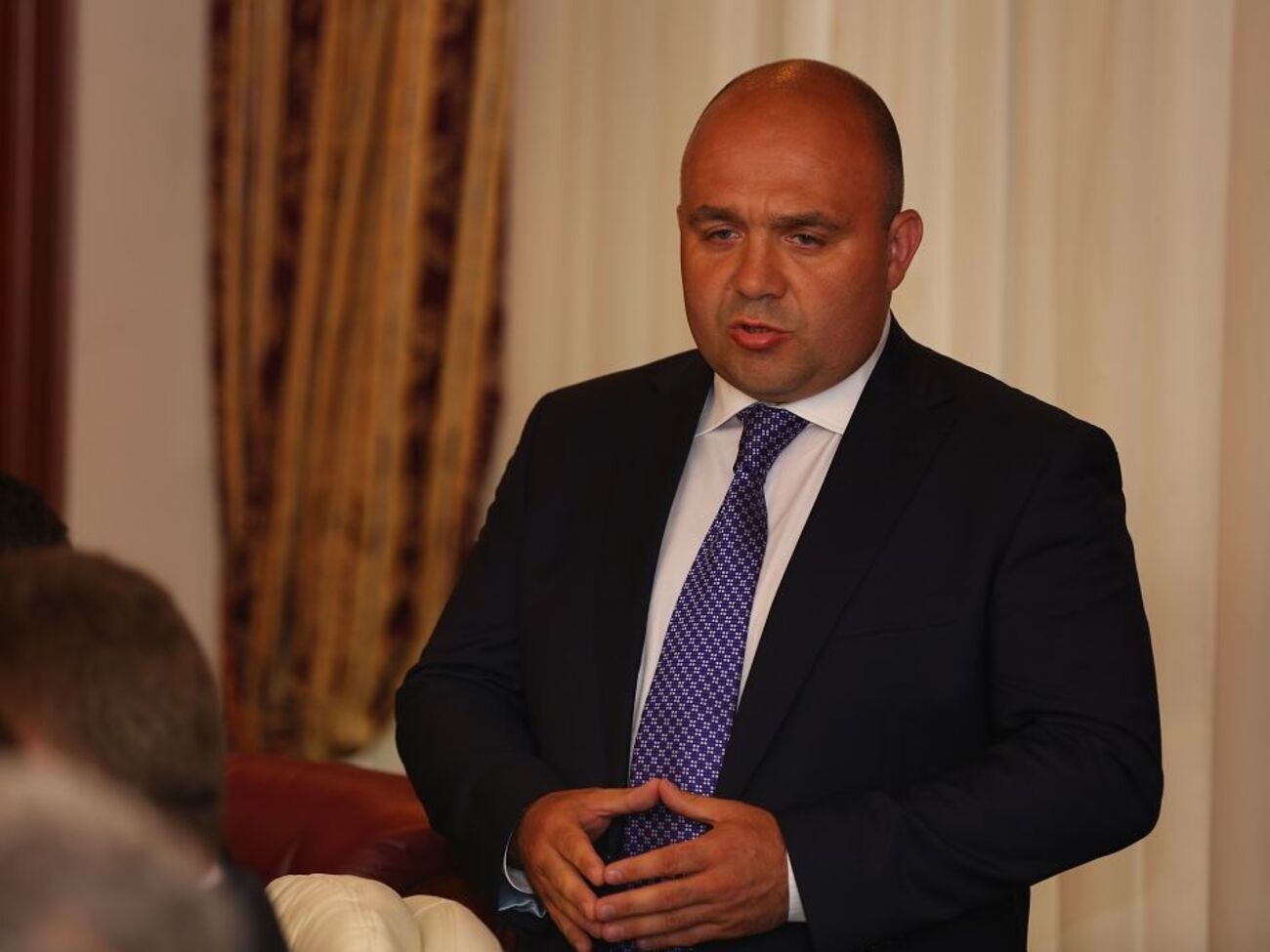 За даними ЗМІ, минулого тижня в Лукашева була температура, зараз він почувається краще