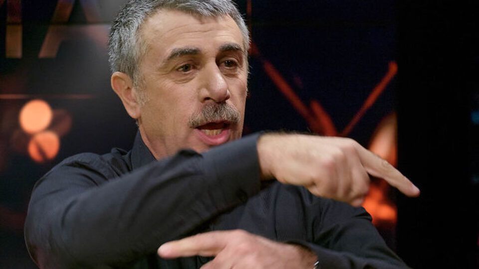 Комаровский: Вы кучу тестов привезли, а теперь скажите, пожалуйста: а к каждому этому тесту есть респиратор для того, кто будет этот мазок брать?