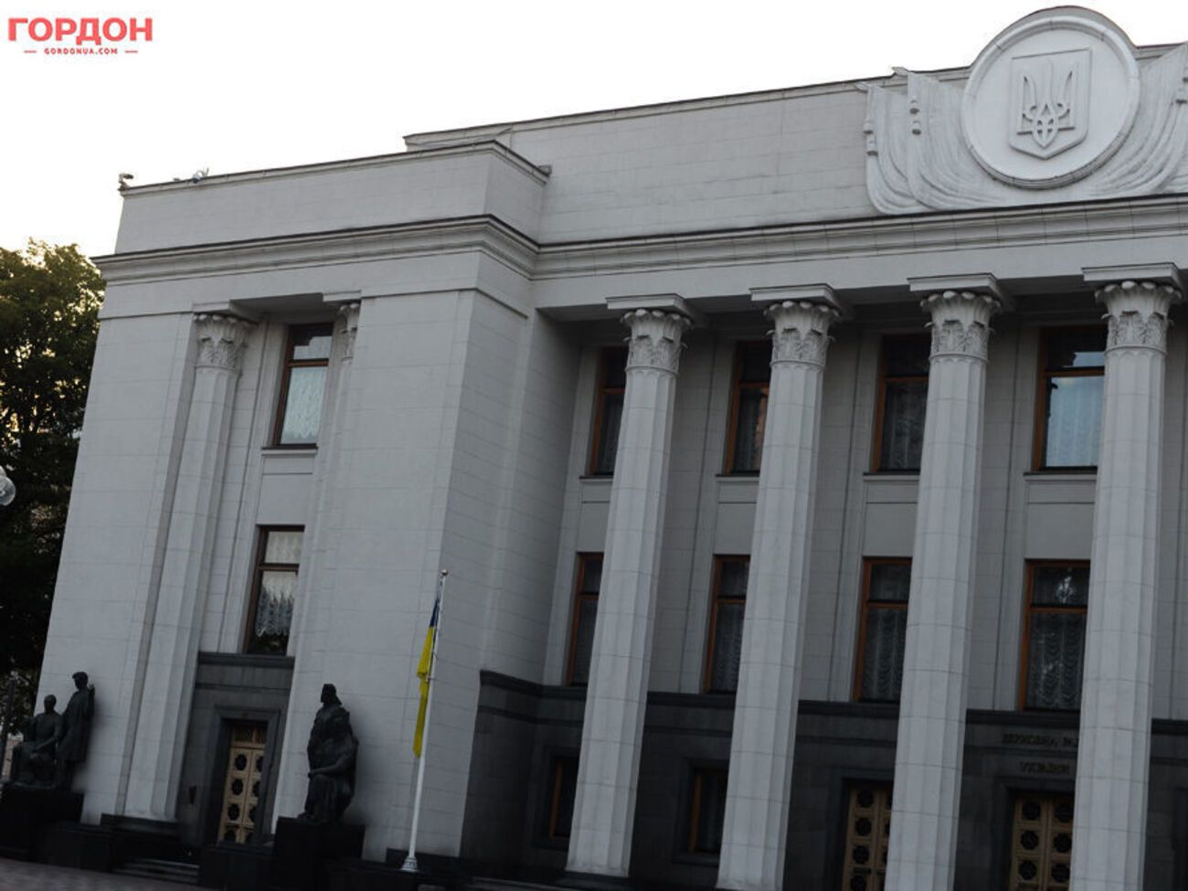 Емец призвал Раду проголосовать за введение чрезвычайного положения в стране