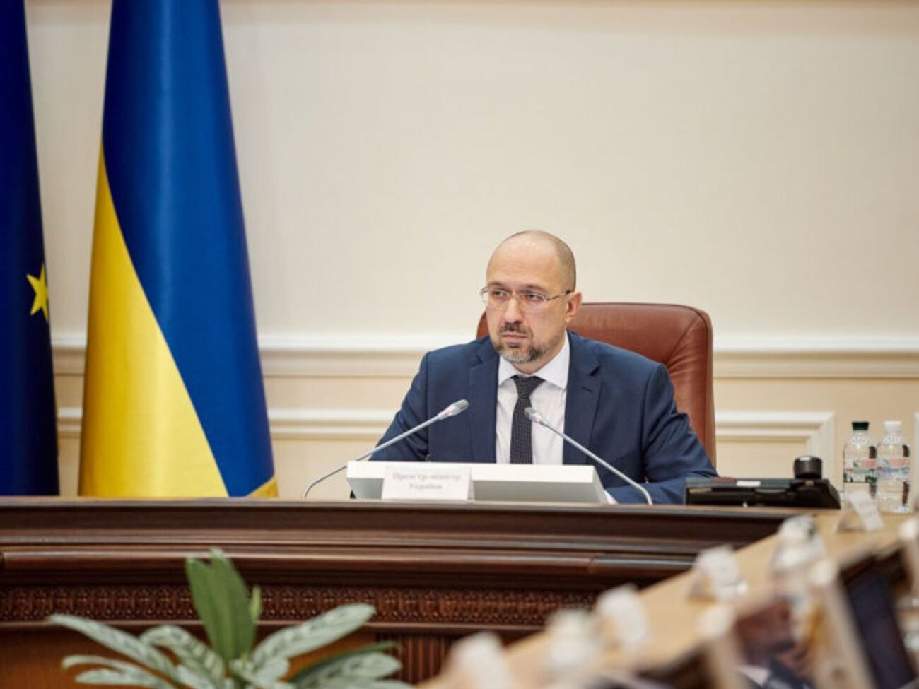 Шмыгаль отметил, что экспорт спирта приостановлен до 1 июня
