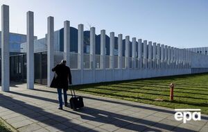 Судовий процес проводять у юридичному комплексі поруч з аеропортом "Схіпгол"