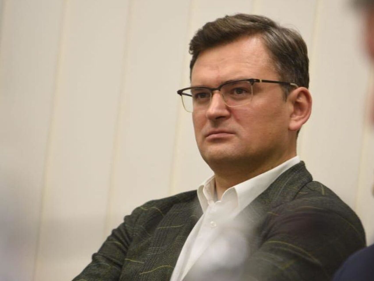 Кулеба розповів, що для повернення українців додому ухвалювали креативні рішення