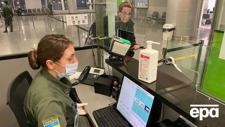 Прикордонники беруть з українців, які прибувають у країну, підписку про подальшу самоізоляцію