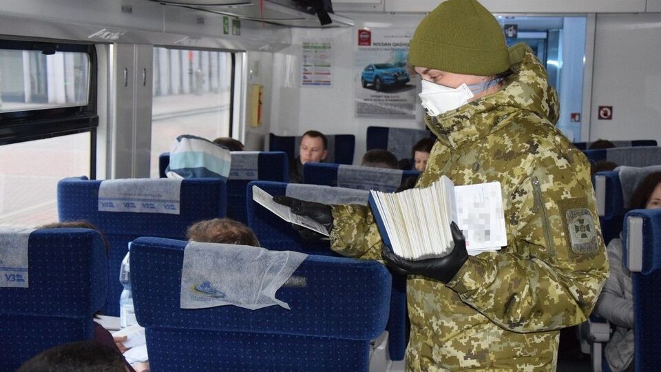 В течение 23 марта украинскую границу пересекли около 16 тыс. человек