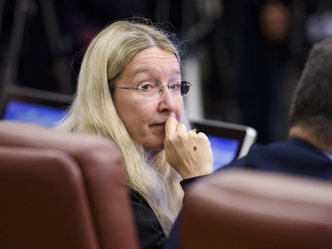 Супрун: Применяя ограничительные меры, надо понимать, как это все отразится на экономике. Если не работает бизнес, то нет налогов и государство не получает денег