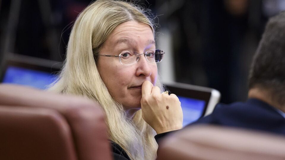 Супрун: Применяя ограничительные меры, надо понимать, как это все отразится на экономике. Если не работает бизнес, то нет налогов и государство не получает денег