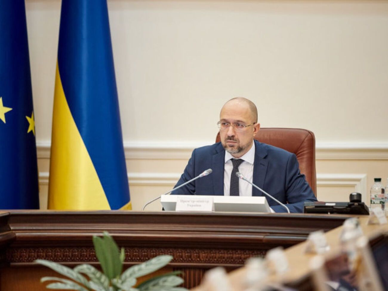 Шмыгаль:&nbsp;Чрезвычайная ситуация не ограничивает конституционные права граждан, а только консолидирует усилия для&nbsp;преодоления угрозы