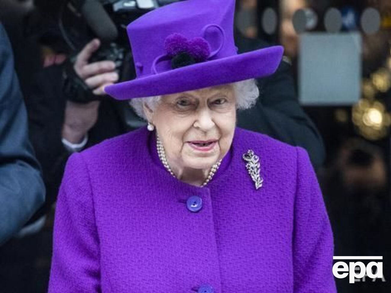 Королева не бачилася із принцом Чарльзом два тижні