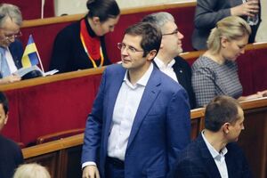 Холодов: Законопроект №3260, который списывает все вопросы к Порошенко и Гонтаревой под предлогом исключительно дела Коломойского