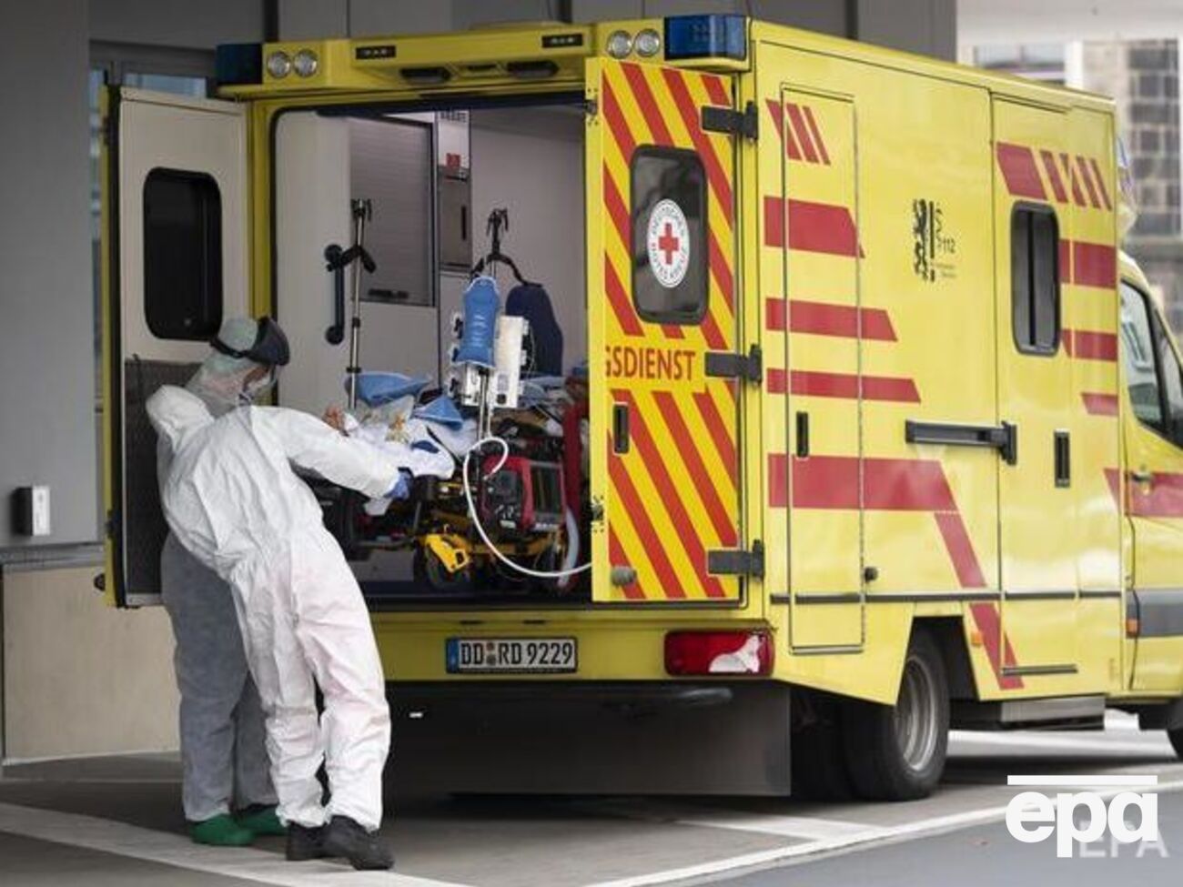 За сутки в Германии зарегистрировали 4954 новых инфицированных