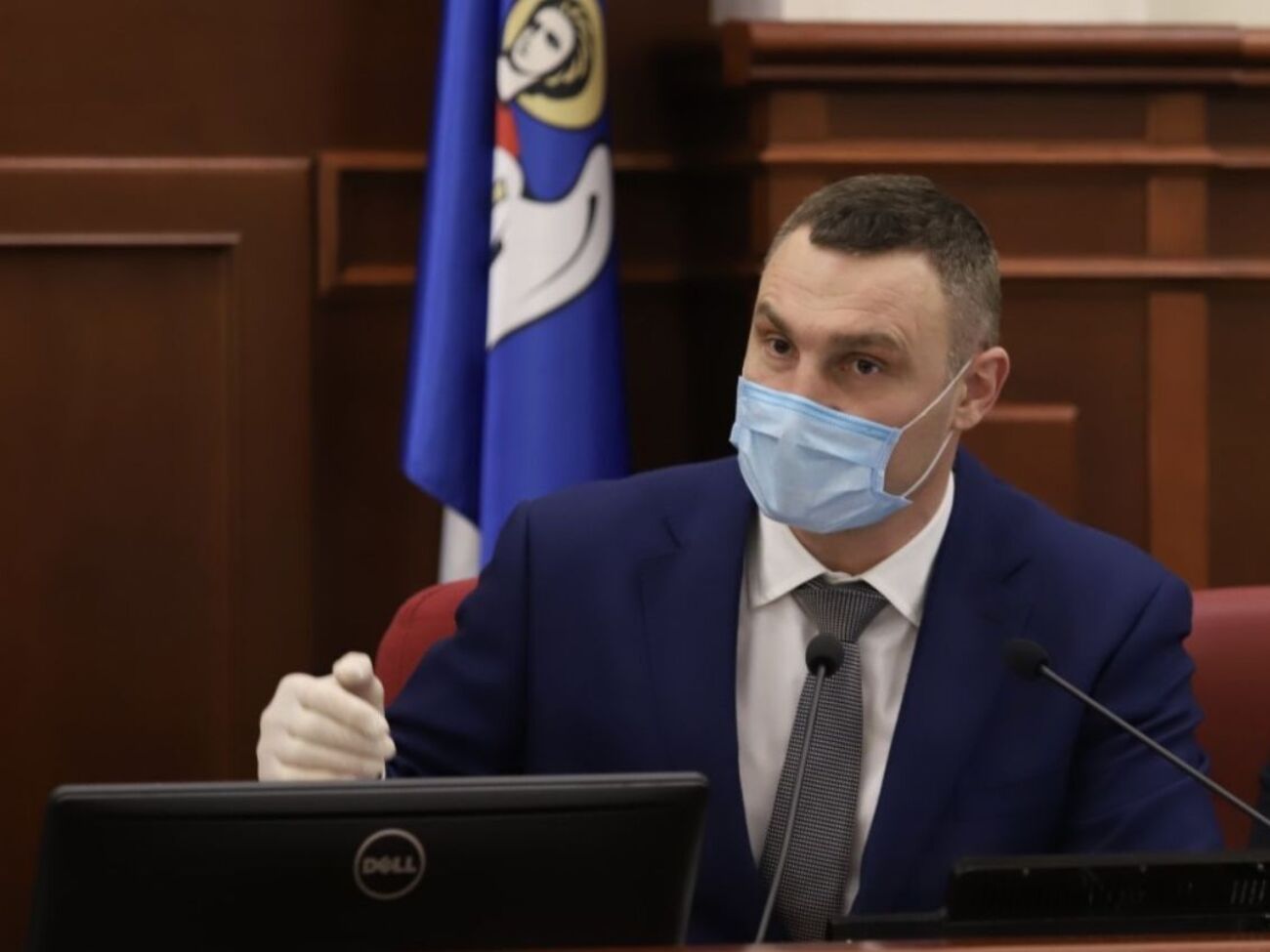Кличко &ndash; киевлянам:&nbsp;Я еще раз призываю всех: не гуляйте в парках, не водите детей на площадки, не собирайтесь компаниями пообщаться!&nbsp;