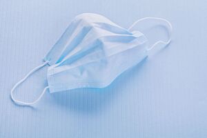 В Украине запретили экспорт средств индивидуальной защиты, чтобы в первую очередь обеспечить потребности внутри страны, отметил Ляшко