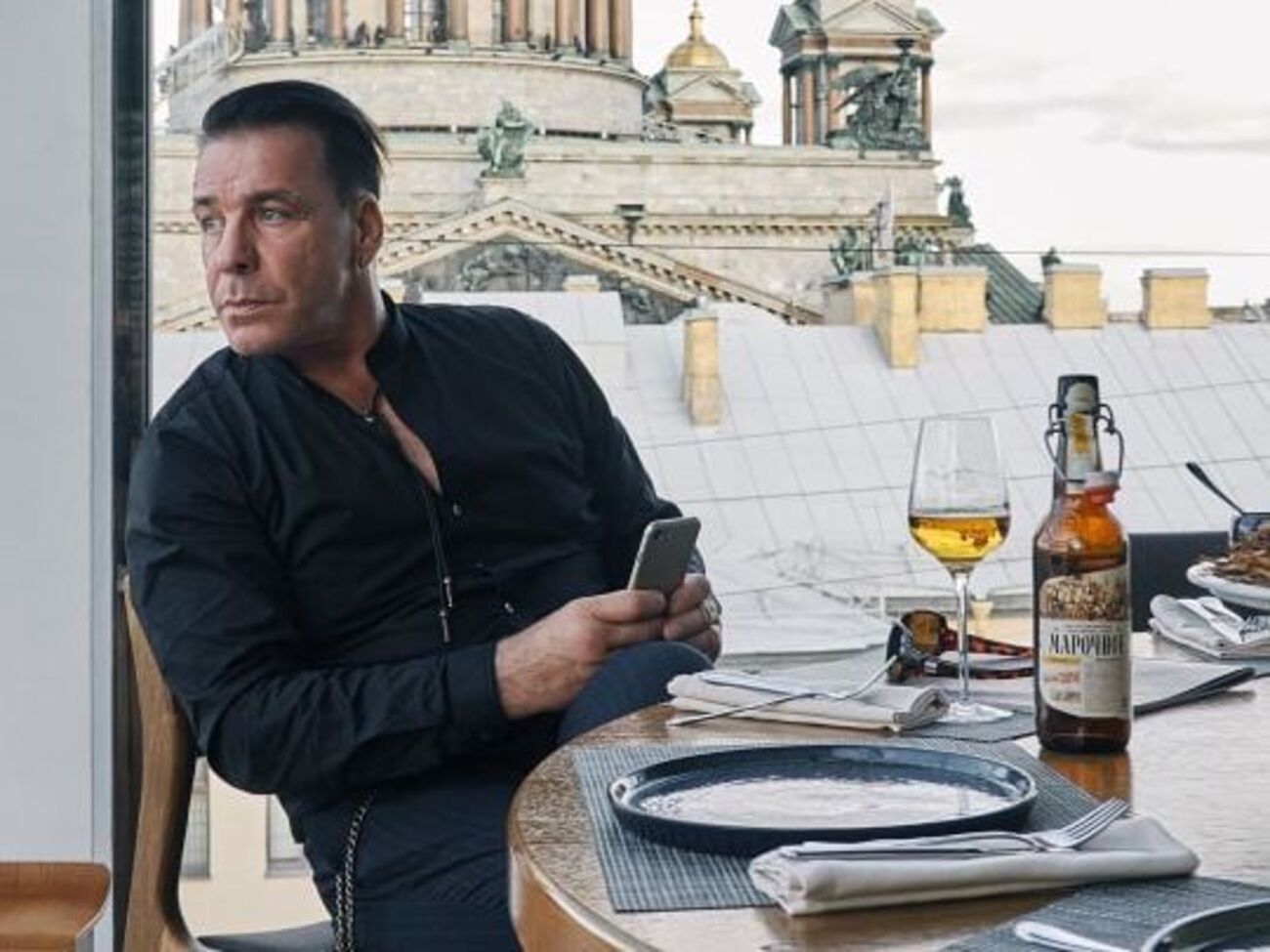 Тест Линдеманна на коронавирус дал положительный результат, сообщает немецкий таблоид