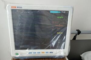 Київському перинатальному центру, який приймає вагітних і породіль із вірусними інфекціями, передали три реанімаційні монітори all-in-one