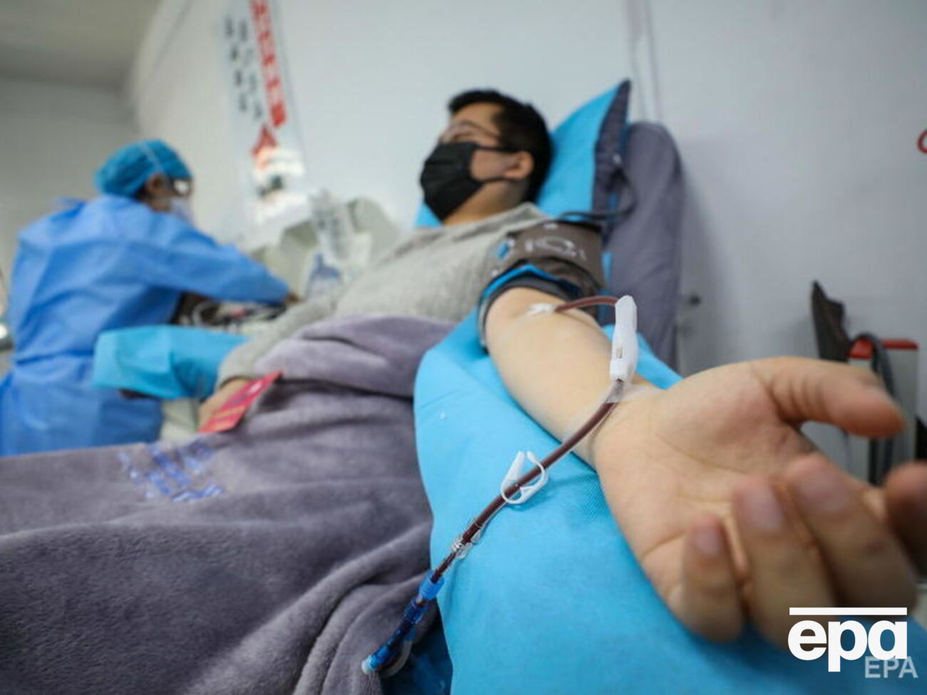 В Китае утверждают, что риск распространения коронавируса значительно снизился, но официальные данные ставятся под сомнение