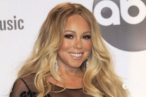 Кэри родилась в 1950 году