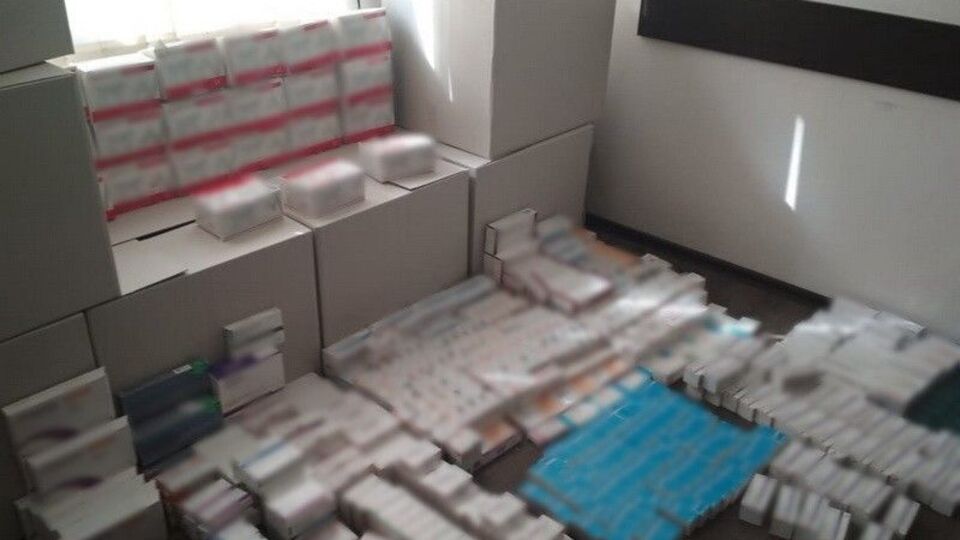 Продукцію зберігали в антисанітарних умовах у підвальному приміщенні, розповіли у СБУ