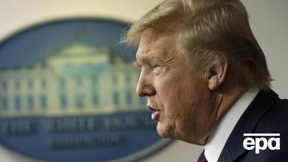 Трамп підписав закон про безпрецедентний пакет фінансової допомоги