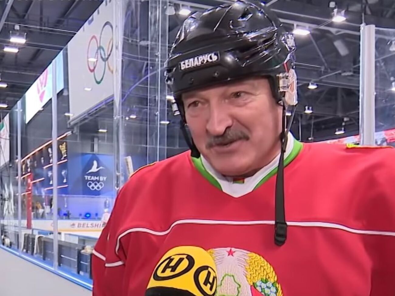 Лукашенко заявив, що не бачить летючих вірусів