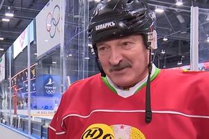 Лукашенко заявил, что не видит летающих вирусов