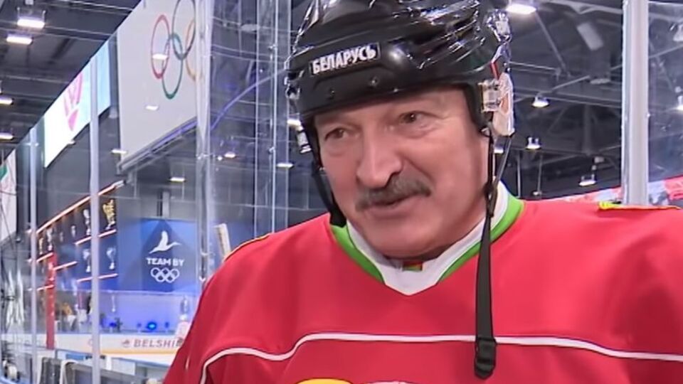 Лукашенко заявив, що не бачить летючих вірусів