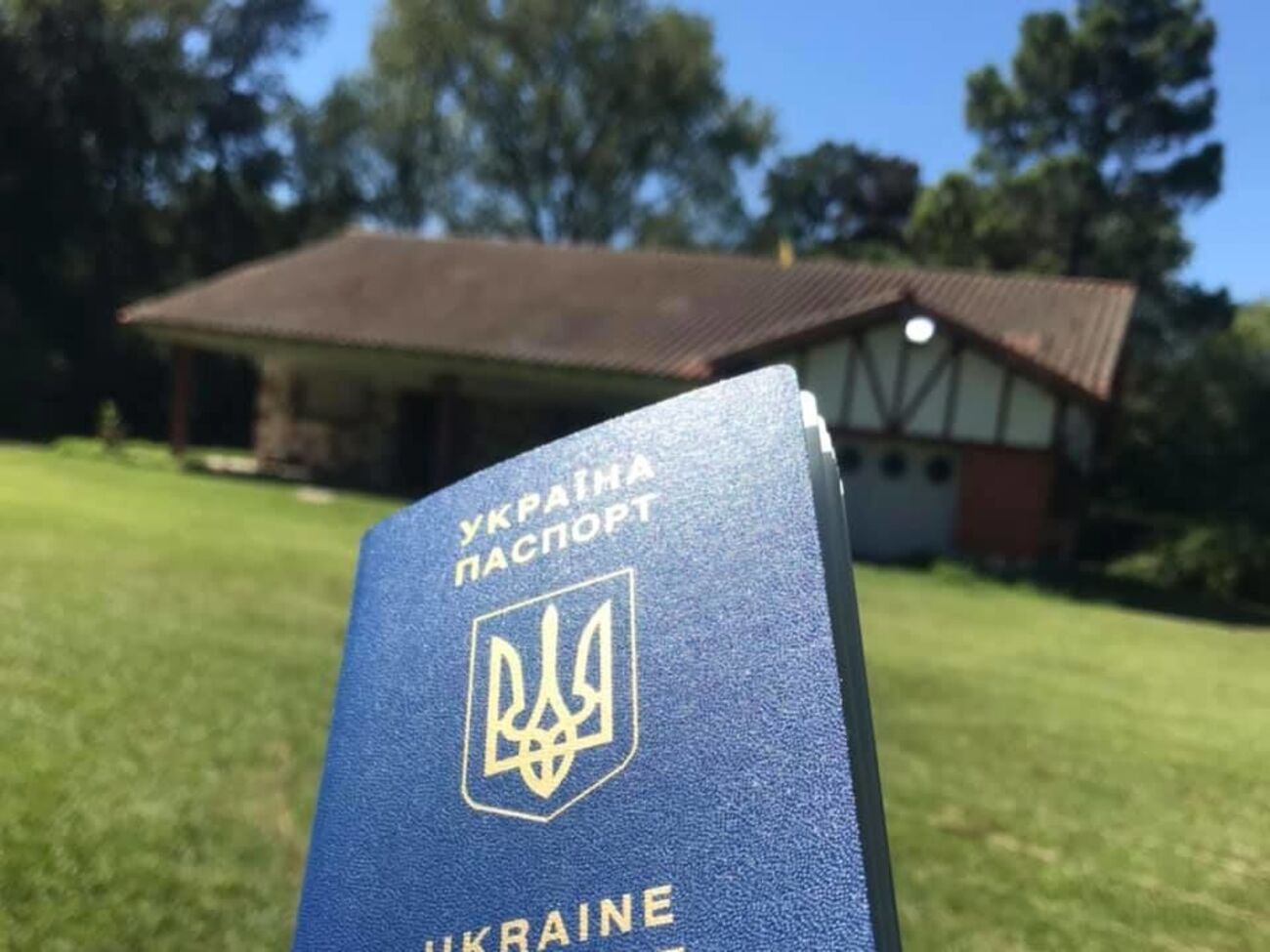В Україну від початку спалаху коронавірусу з-за кордону повернулося приблизно 110 тис. громадян. Із 28 березня потрапити в Україну можна тільки через визначені пункти пропуску