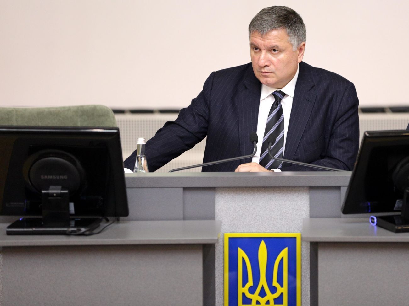 Аваков закликав не спекулювати на темі повернення громадян додому