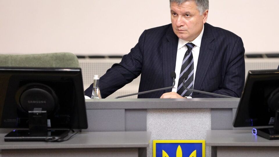 Аваков закликав не спекулювати на темі повернення громадян додому