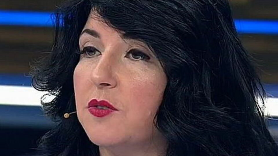 Янина Соколовская: Зеленскому придется действовать, и чем быстрее он проявит свою волю, тем целее останется его рейтинг и уровень доверия к нему