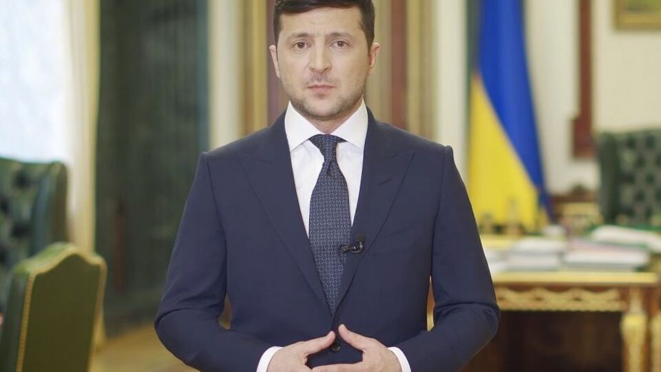 Зеленский заявил, что у Украины есть два пути