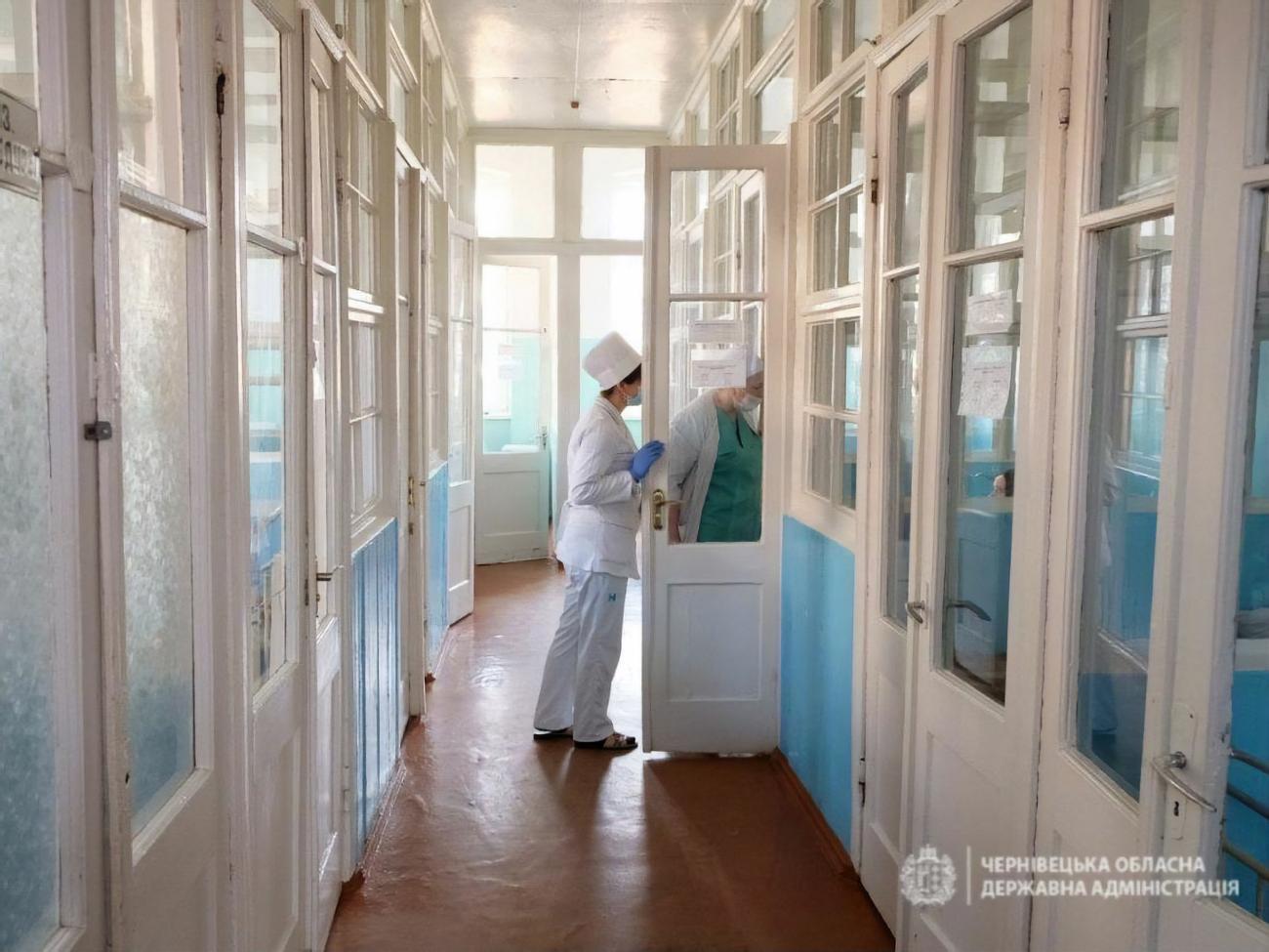 Чоловік перебуває в одній із лікарень Чернівецької області
