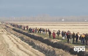 Біженці із Сирії йдуть до кордонів Туреччини та Греції