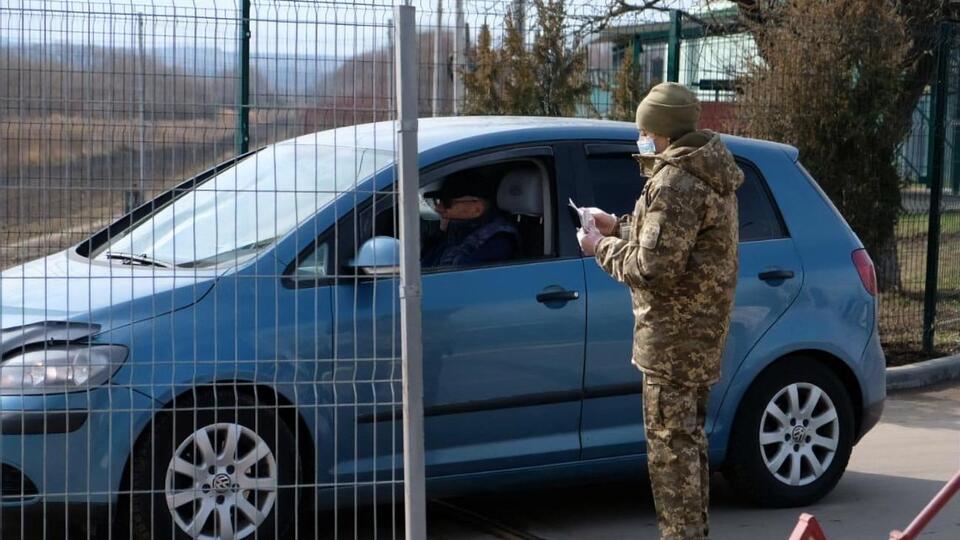 Чоловіка зупинили на кордоні з Румунією