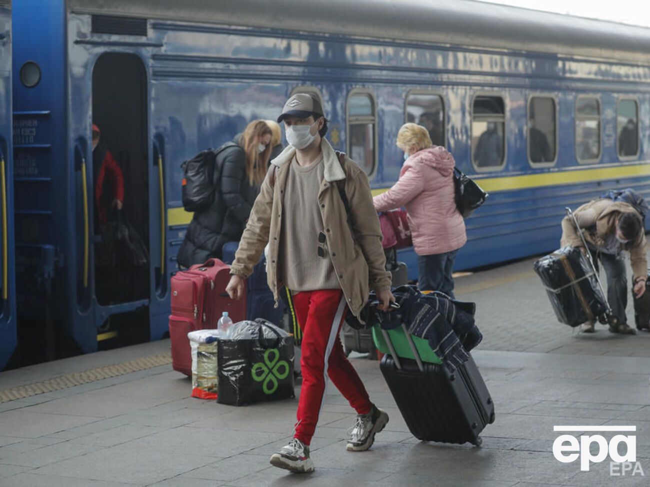 Із&nbsp;29 березня всі українці, які повертаються додому з інших країн, мають проходити обов'язкову 14-денну обсервацію