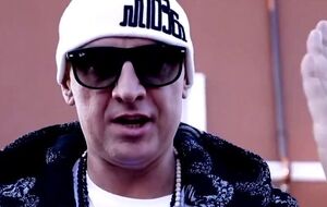 У ролику показано, як убезпечити себе від коронавірусу