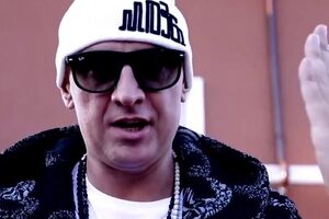 У ролику показано, як убезпечити себе від коронавірусу