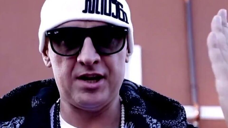 В ролике показано, как обезопасить себя от коронавируса